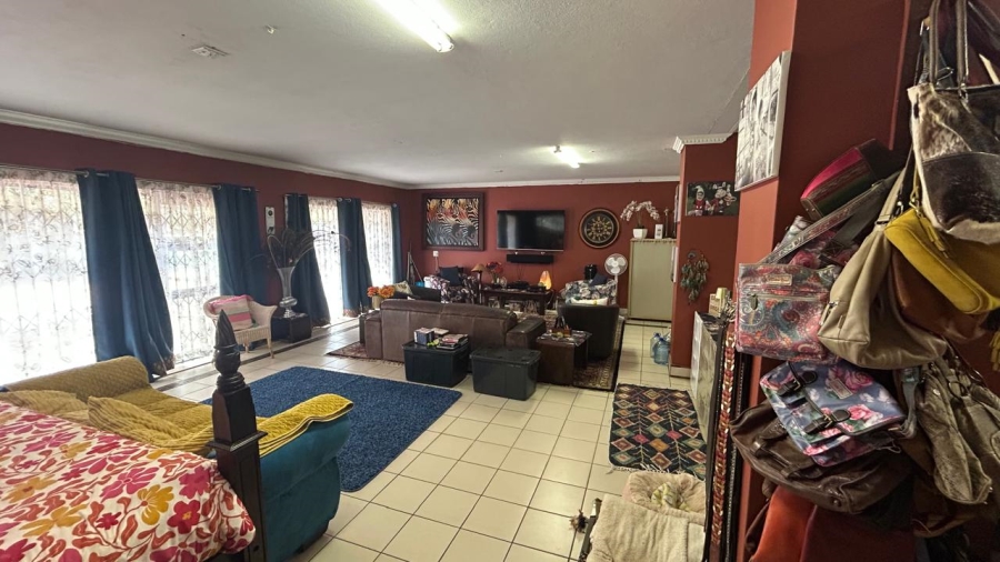 Commercial Property for Sale in Zuurplaat A H North West